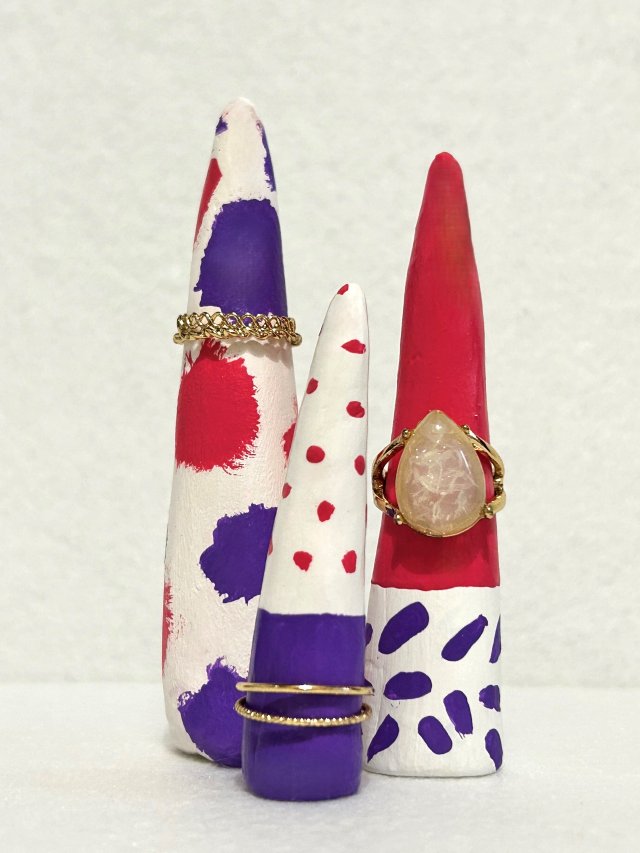 zestaw 3 glinianych stożków na pierścionki - stojak na pierścionki