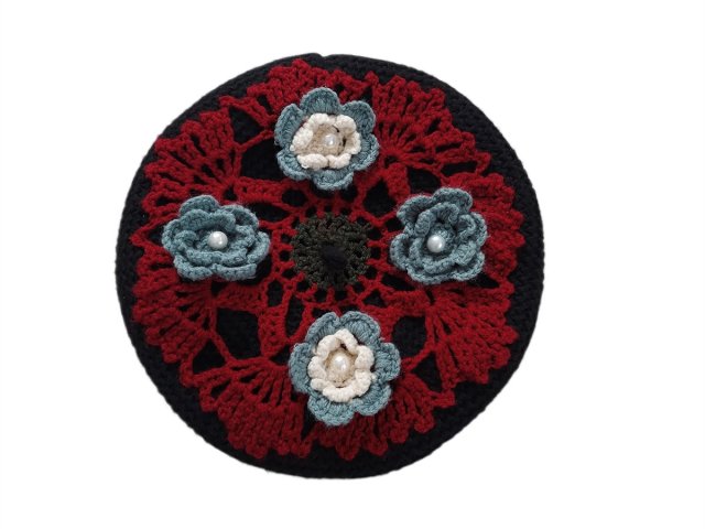 Beret w kwiatki