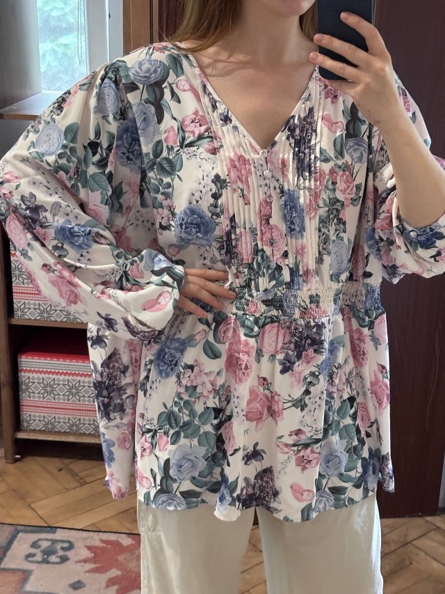 Kwiatowa bluzka Torrid S Plus Size oversize peonie różowo-niebieska 8XL / 56 / 28