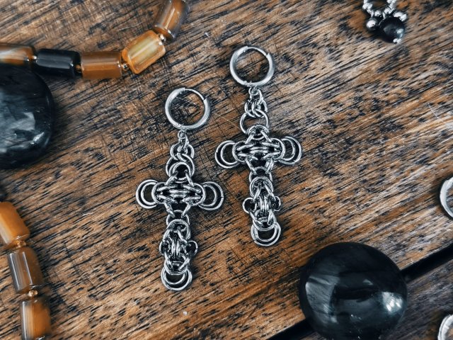 Kolczyki chainmaille z krzyżami ze stali chirurgicznej 6,5 cm gothic dark fairycore