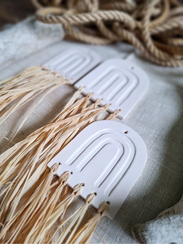 Ceramiczne boho zawieszki z rafią