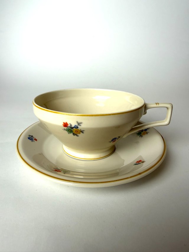 Filiżanka Art Deco TK Thun Bohemia Czechosłowacja Porcelana Ecru kwiaty