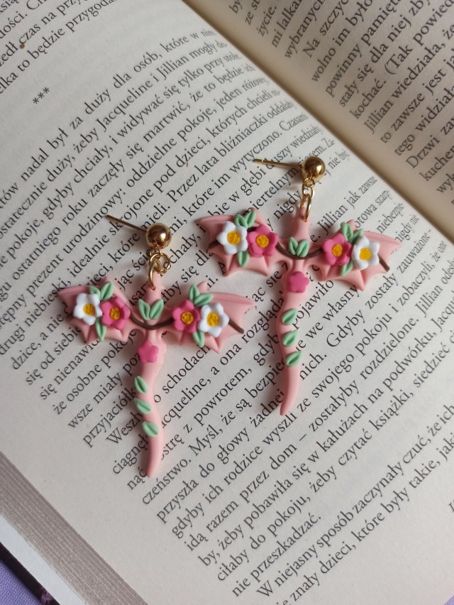 Kolczyki z gliny polimerowej smoki z kwiatkami