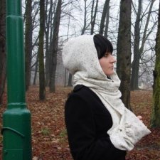 szalokaptur z mufką ecru