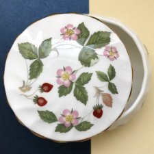 ❤ WEDGWOOD ❤ Wild Strawberry ❤ Puzderko ❤ MARKOWA PORCELANA, SYGNOWANA ❤