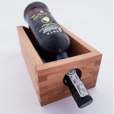 drewniany stojak na wino