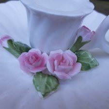 RÓŻYCZKI * PORCELANOWY KAGANEK * ŚWIECZNIK Z UCHWYTEM * St.Michael