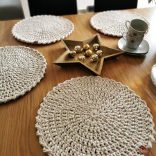 Komplet podkładek na stół 4 szt. kolor naturalny