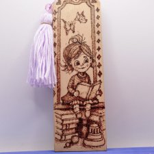 Zakładka do książki drewniana, ręcznie wypalana - "Magia książek" (pirografia),