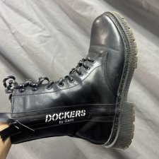 Dockers 42