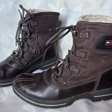 Tommy Hilfinger ocieplane z futrem w środku botki trapery wiązane 39/40