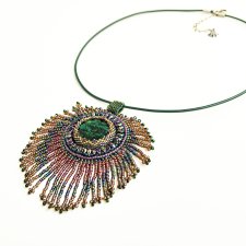 Wisior w stylu boho chic z nutą klasycznej elegancji
