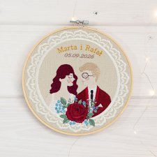 Personalizowana pamiątka ślubna, haft w tamborku