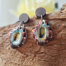Letnie wielokolorowe wiszące kolczyki ceramiczne